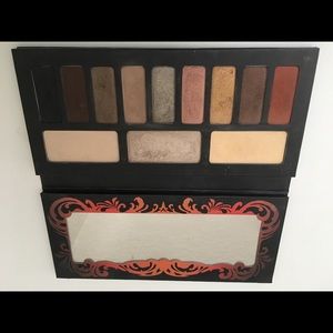 KAT VON D Monarch eye shadow palette